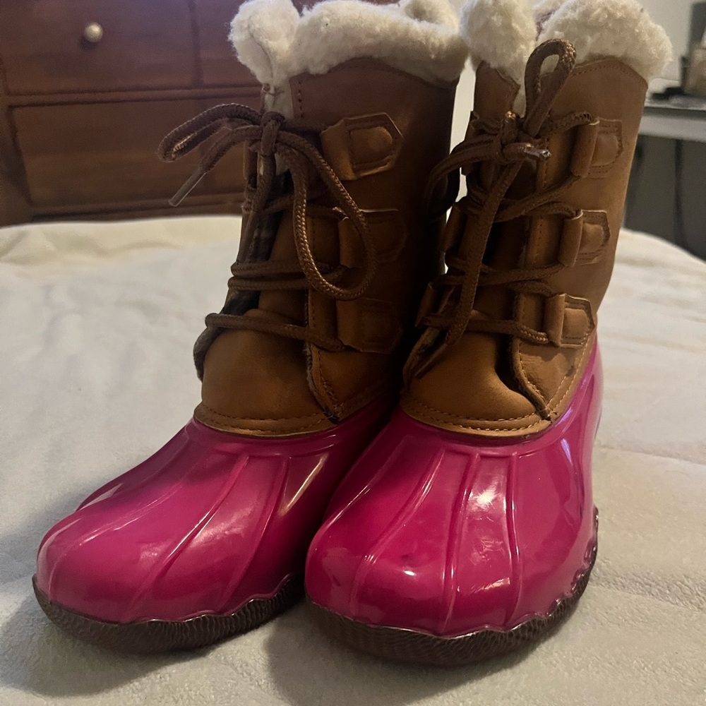 Girls Duck boots size 2